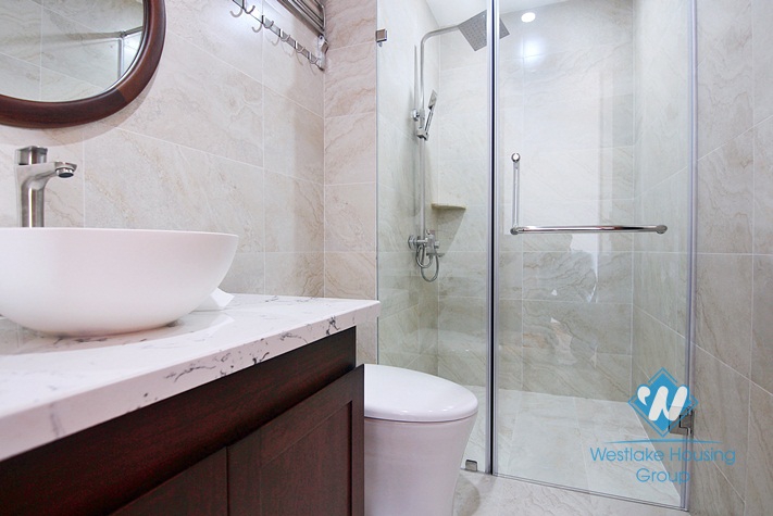 A gorgeous and brand new 2 bedroom apartment for rent in Xuan dieu, Tay ho